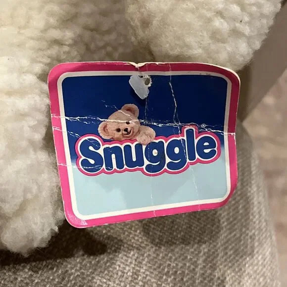 Vintage Russ 1986 NWT Snuggle Bear Puppet Plush from The Lever Co. - Picture 3 of 6